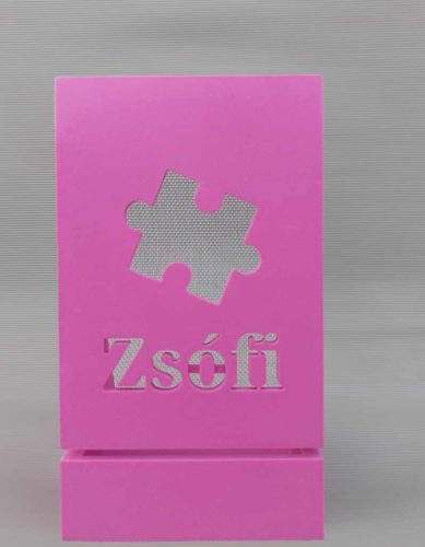Puzzledoboztető-tartó névvel